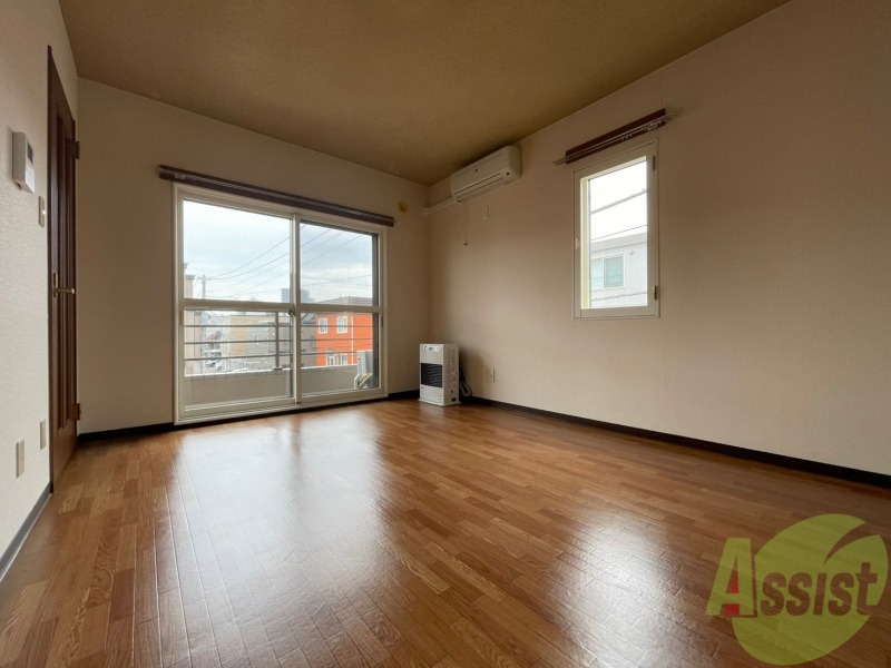 居室・リビング　広くてキレイなお部屋が広がっていて、充実した生活が送れそう。