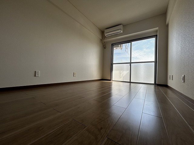 居室・リビング　長方ワイドな洋室7帖