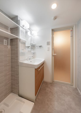 洗面設備　広い洗面スペース