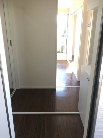 玄関　落ち着いた玄関です