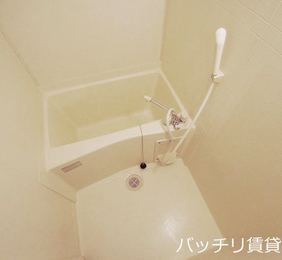 バス・シャワールーム　別号室の画像のため現状を優先します。