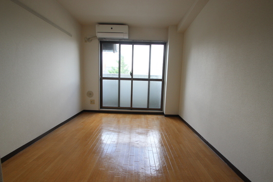 居室・リビング　※別部屋の写真です