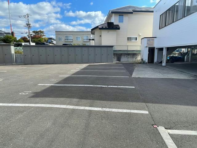 駐車場　駐車場