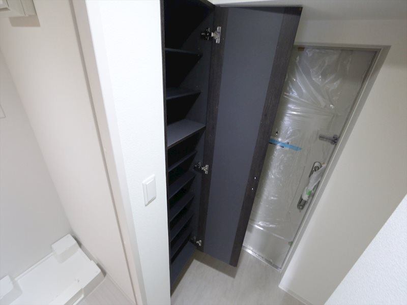 玄関　玄関（シューズボックス完備）