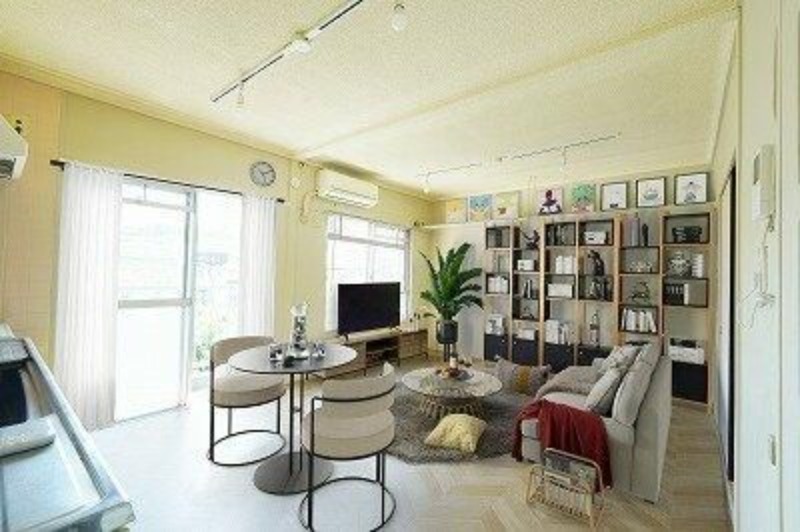 居室・リビング　家具は付帯しておりません