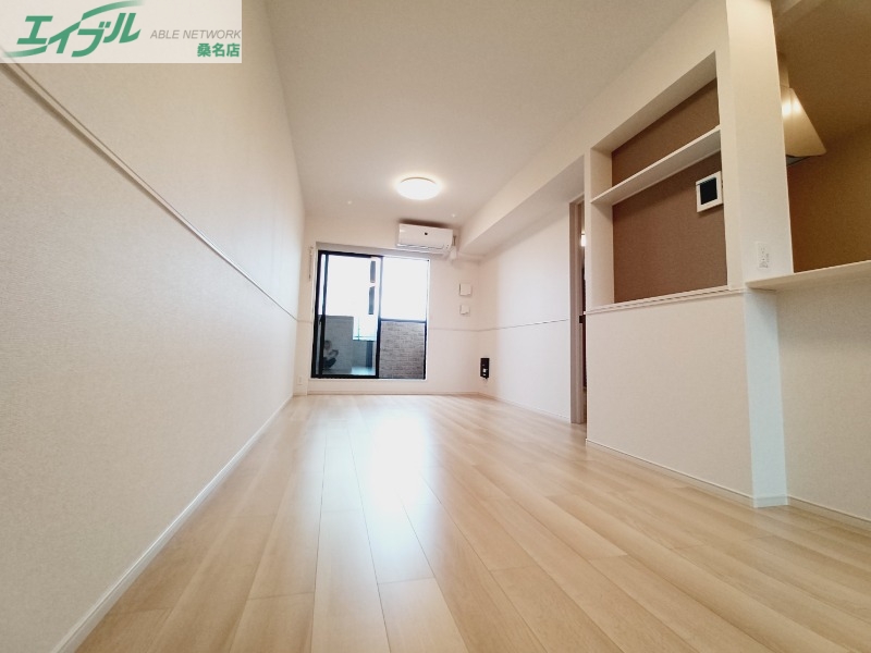 居室・リビング　同型参考写真です