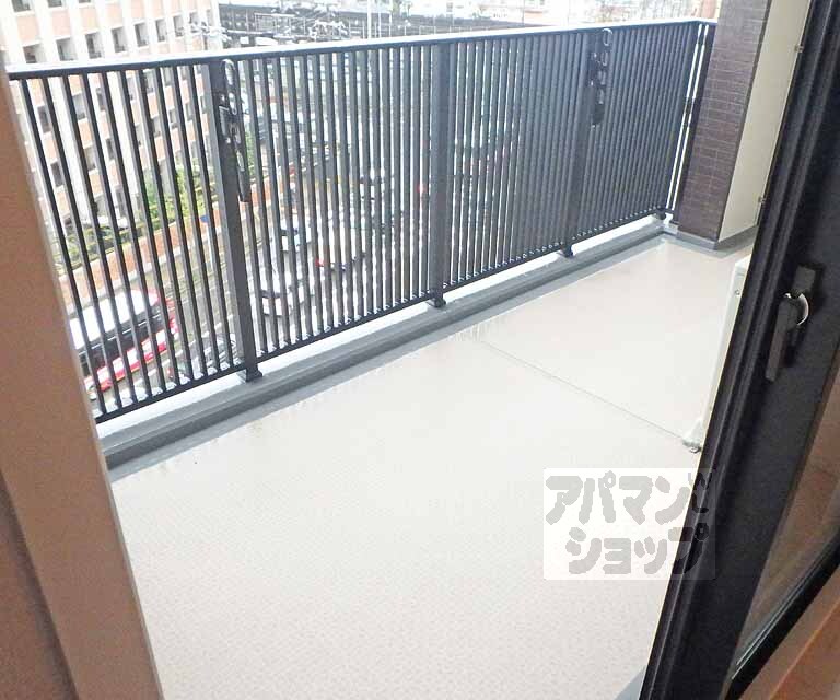 バルコニー　奥行きのあるバルコニーです。