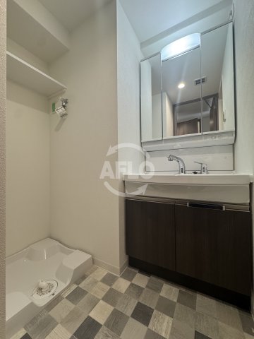 洗面設備　プレサンス九条グランデリーヴ　独立洗面台