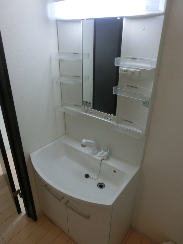 洗面設備　※同物件別号室参考写真