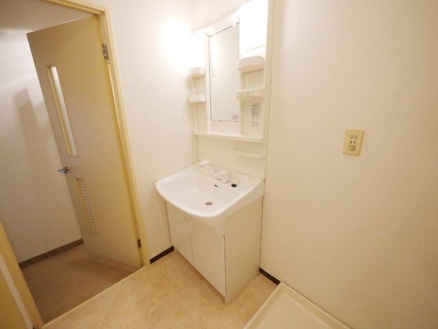 洗面設備　★シャワー付き独立洗面台★