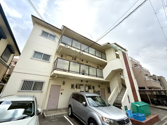 建物外観　モニタ付きインターホンついてます♪