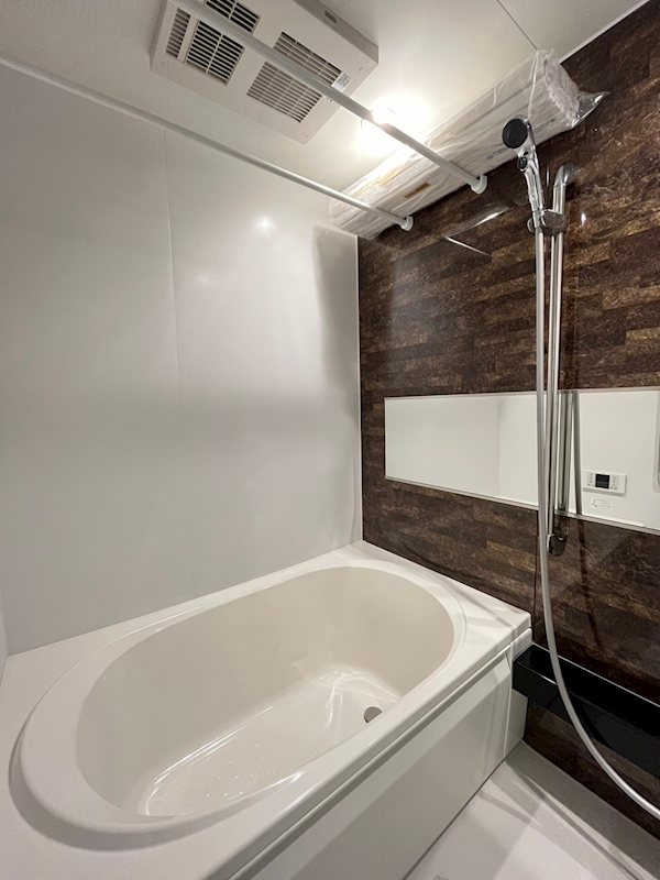 バス・シャワールーム　浴室乾燥付きで雨の日も洗濯物が乾きます！