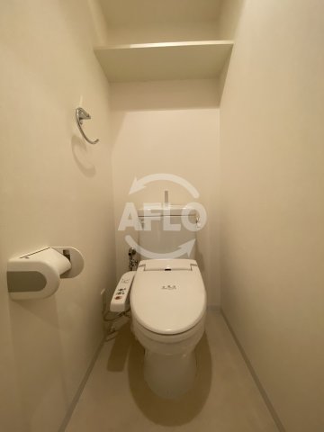 トイレ　クレグラン北梅田　温水洗浄便座