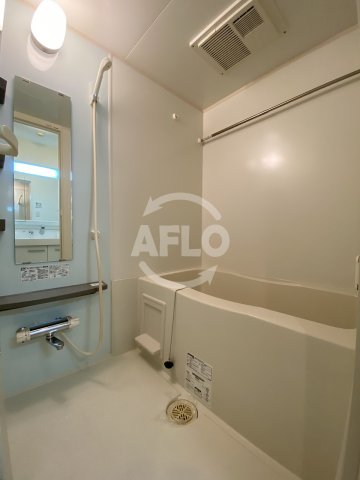 バス・シャワールーム　クレグラン北梅田　バスルーム