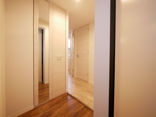 玄関　広々とした玄関です。