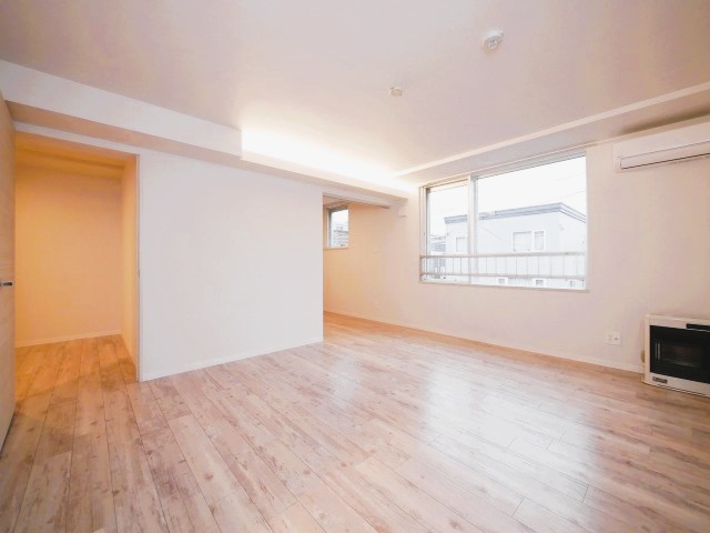 居室・リビング　☆15.0帖の広々としたリビングです♪