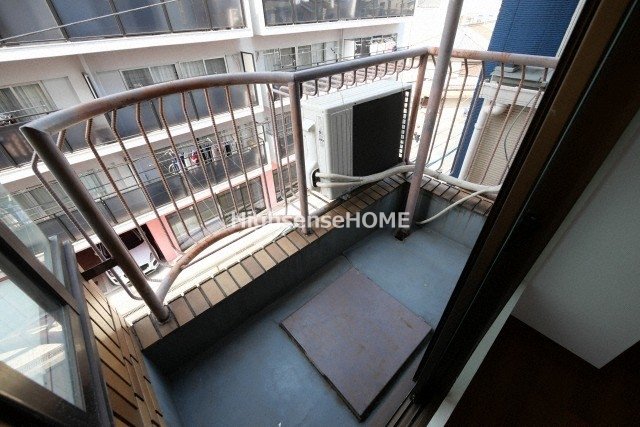 バルコニー　バルコニーからの眺めを楽しみながら食事をしませんか