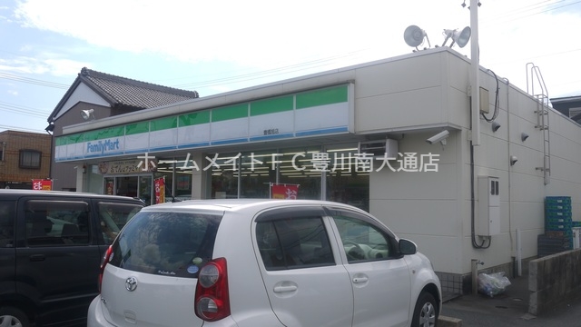 コンビニ　ファミリーマート豊橋旭店（コンビニ）まで442m