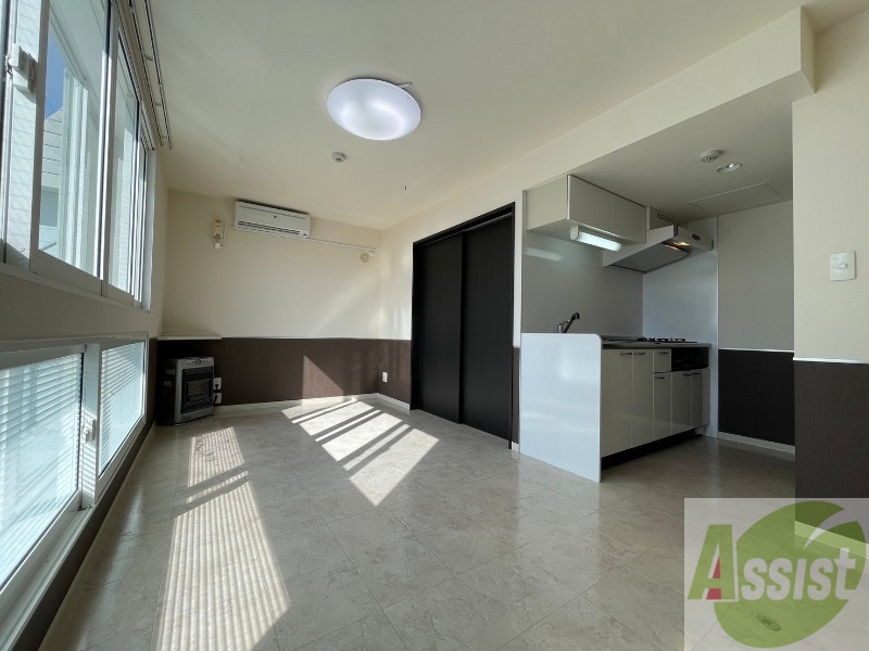 居室・リビング　広くてキレイなお部屋が広がっていて、充実した生活が送れそう。