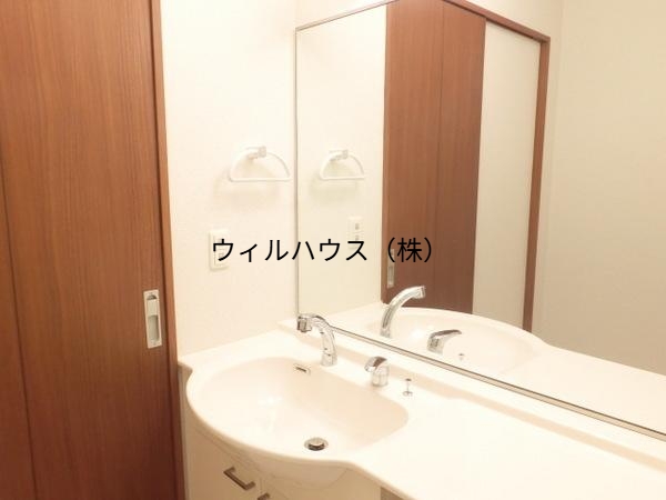 洗面設備　三面鏡シャンプードレッサー！
