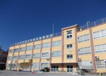 小学校　中野区立谷戸小学校（小学校）まで527m