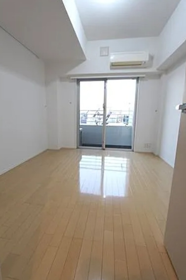 居室・リビング　※別部屋の参考写真です。