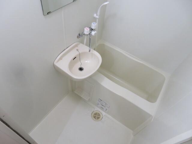 バス・シャワールーム　※別部屋の写真になります