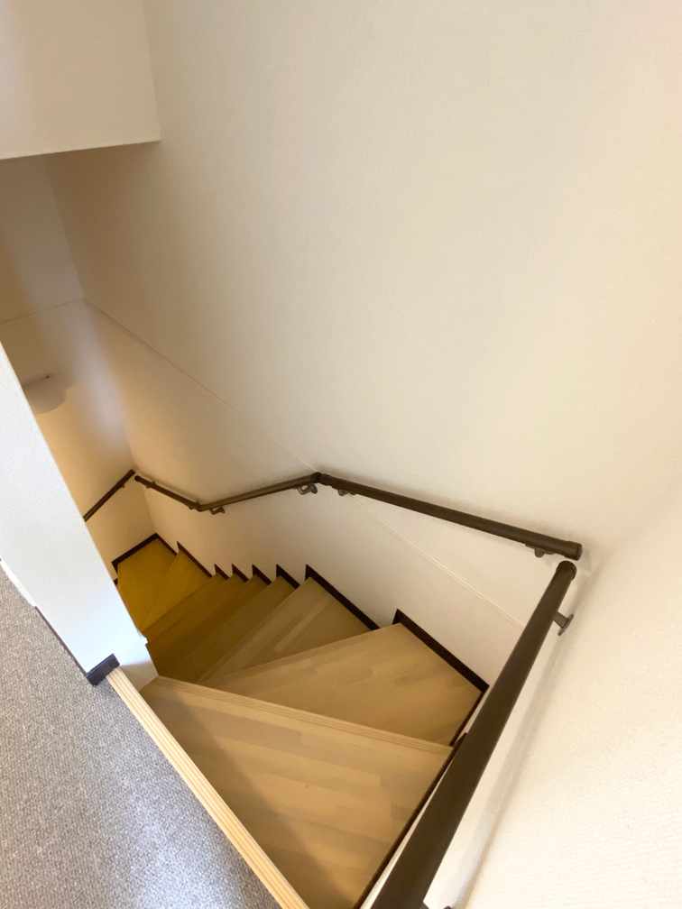 その他　2階へ上がる専用階段です。