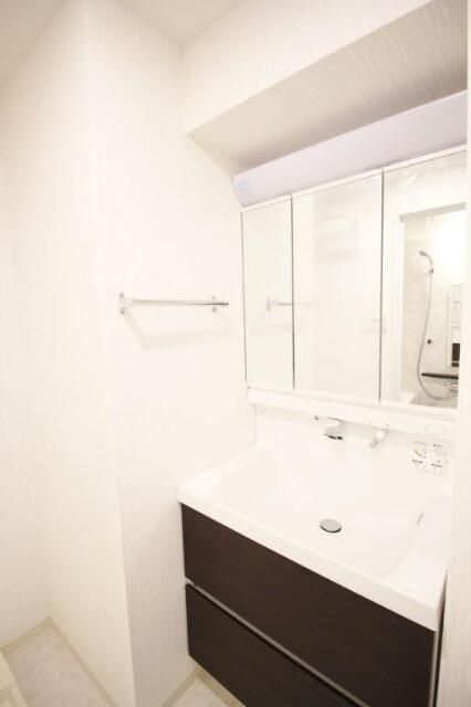 洗面設備　コンパクトで使いやすい洗面所