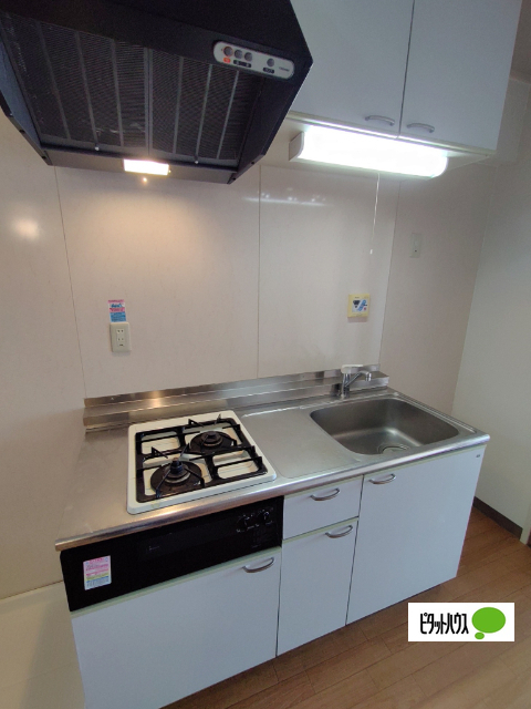 キッチン　同物件別部屋