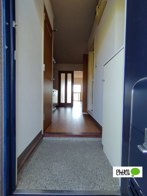 玄関　同物件別部屋