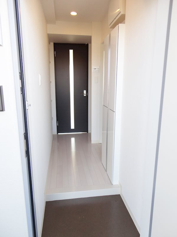 玄関　写真は別号室同間取