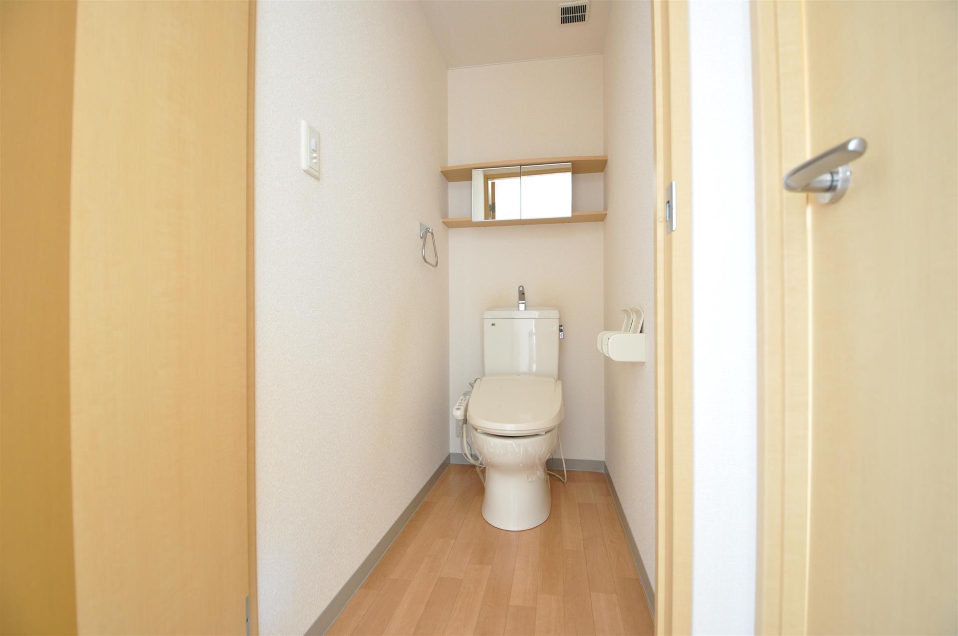 トイレ　ウォシュレット付き！