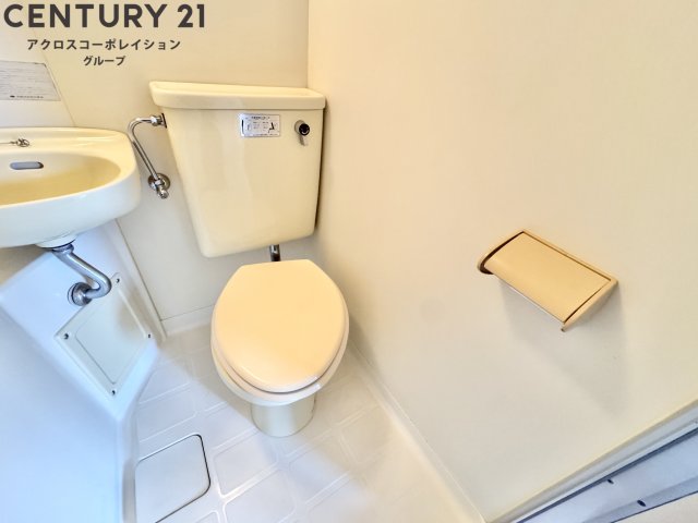 トイレ　浴室内にトイレがあります♪