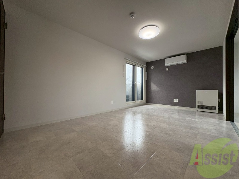 居室・リビング　広々としたリビングですね。使い勝手がよさそうですね！