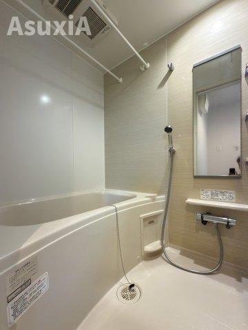 バス・シャワールーム　同タイプ間取りの別部屋写真です。