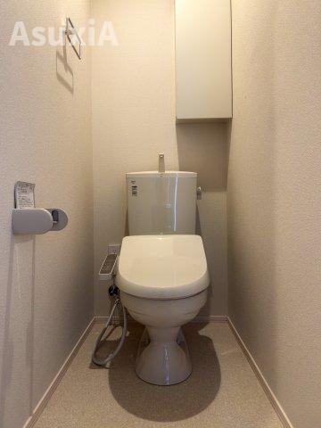 トイレ　同タイプ間取りの別部屋写真です。