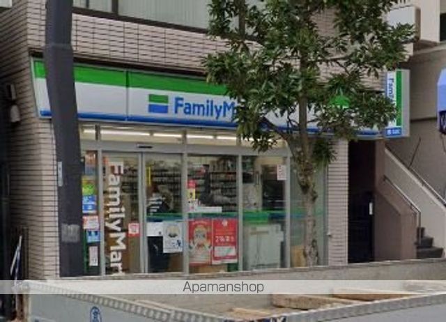 コンビニ　ファミリーマート（コンビニ）まで296m