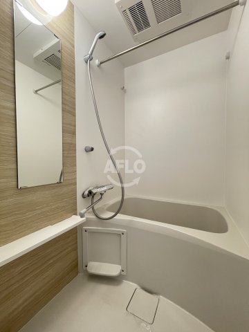 バス・シャワールーム　エスリード弁天町ポートヴィラ　バスルーム