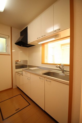 キッチン　コンパクトなキッチンで掃除もラクラク