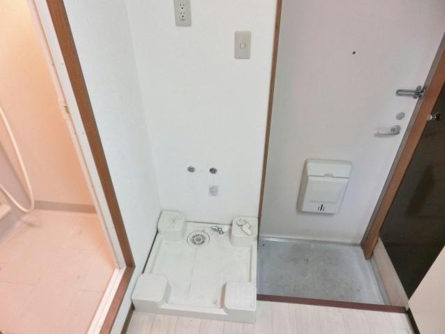 洗面設備　洗濯機置き場