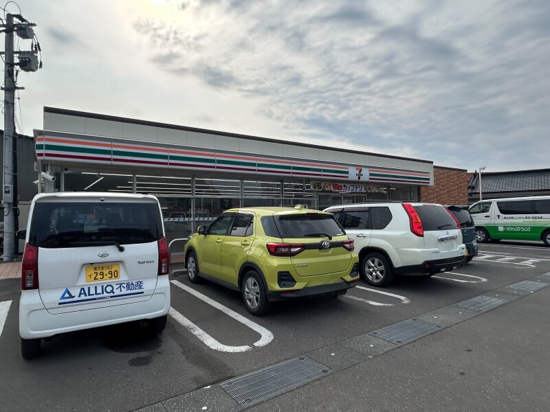 コンビニ　セブンイレブン国分清水1丁目店（コンビニ）まで258m