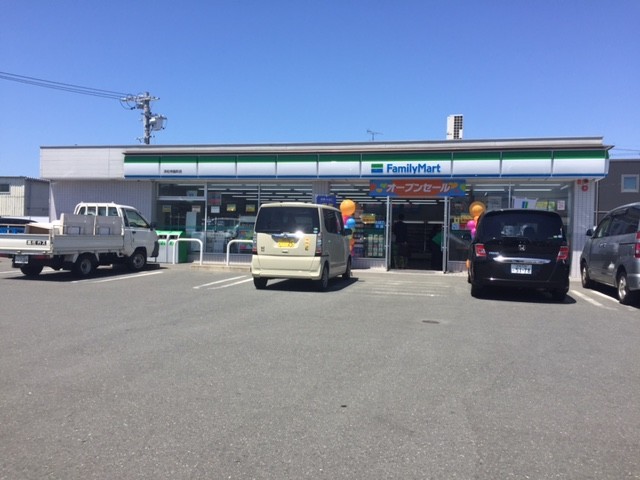 コンビニ　ファミリーマート浜松寺脇町店（コンビニ）まで563m