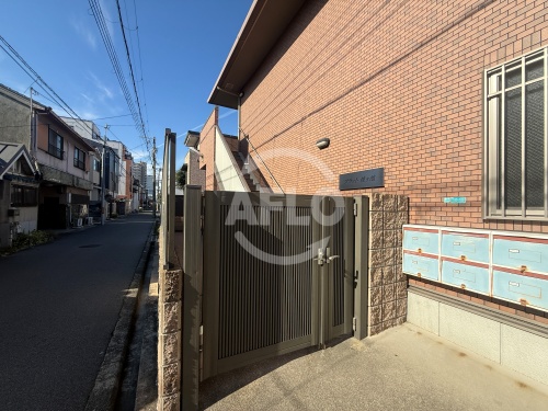 エントランス　フラット桃ヶ池　エントランス