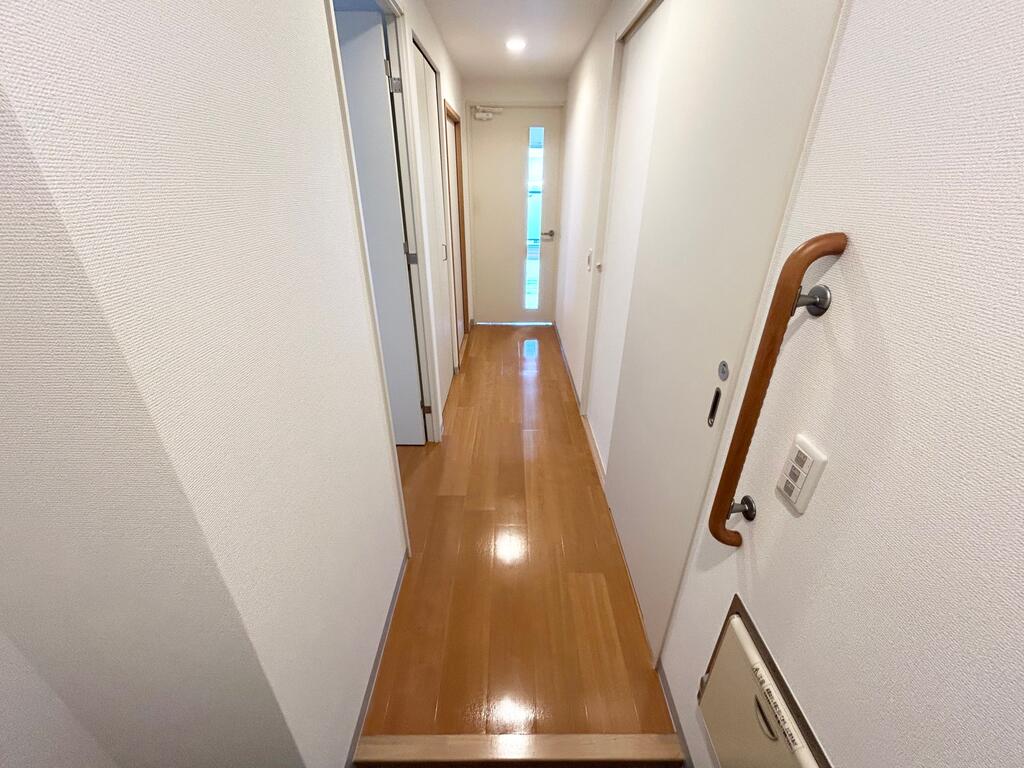 玄関　玄関→室内