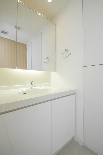 洗面設備　※写真は同タイプ住戸です。