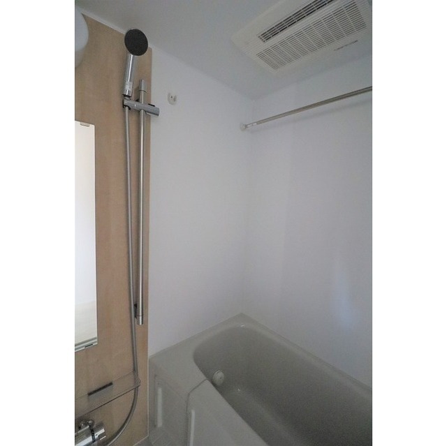 バス・シャワールーム　※同物件・反転タイプの写真です。