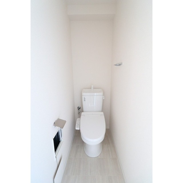 トイレ　※同物件・反転タイプの写真です。