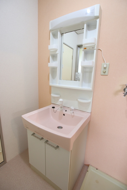 洗面設備　※同物件、別号室の為参考写真になります。