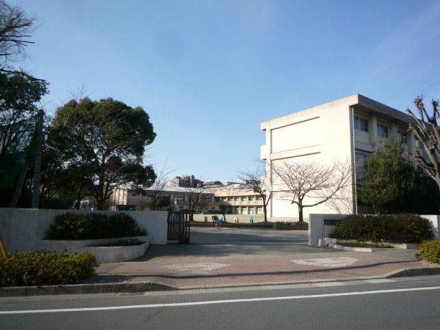 小学校　千葉市立西の谷小学校（小学校）まで300m